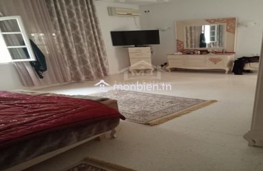 Une villa S+3 avec garage et jardin à vendre à Birbouregba 51355351