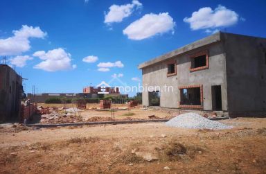 Villa S+4 encours de construction à vendre à Korba 51355351