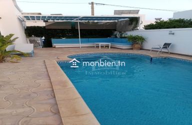 Location estivale: Une villa meublée S+3 avec piscine et jardin à louer 51355351