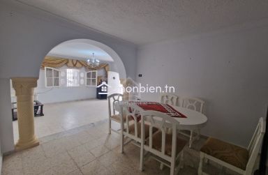 Maison S+2 avec jardin à vendre à Hammamet 51355351