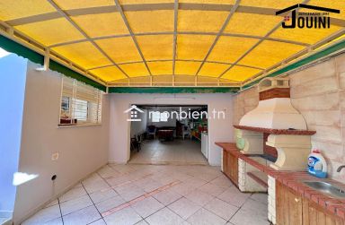 Maison Familiale À Mamoura Avec 3 Logements