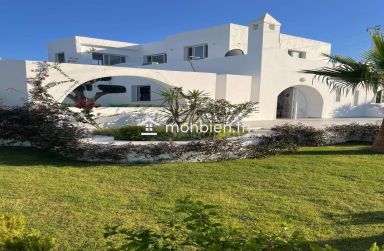 Une villa toute neuve avec piscine à vendre à Hammamet Sud