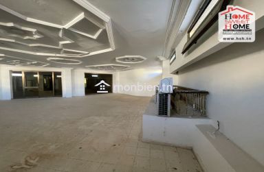 Local Zimbra à Louer à Tunis