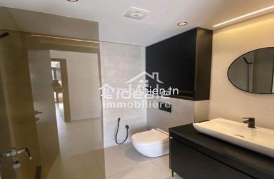 appartement S3 de 250 m récemment construite à Hammamet