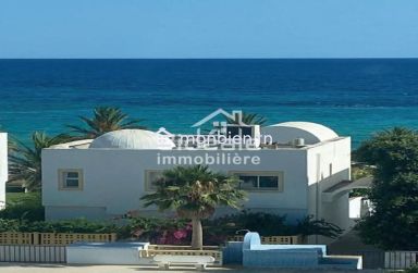 Offrez-vous des vacances de rêve dans un appartement pied dans l’eau à Hammamet Nord !