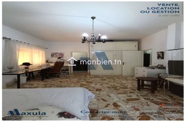 À VENDRE ÉTAGE DE VILLA EN RDC INDÉPENDANT EN PLEIN COEUR DE RADES