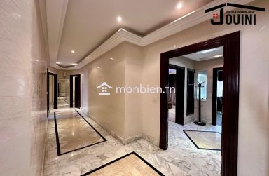 Villa De Prestige 550 M² Au Bardo