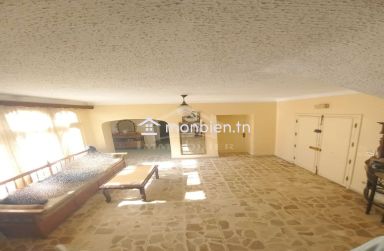 Une villa avec jardin à vendre à Hammamet 51355351