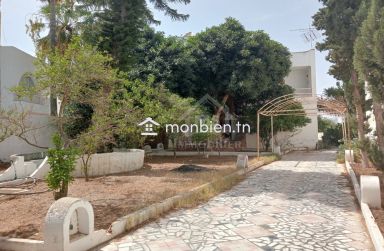 Une villa avec jardin à vendre à Hammamet 51355351