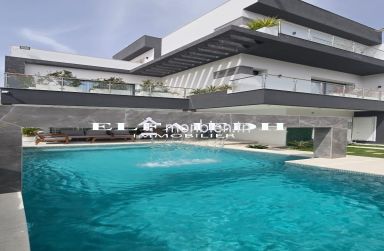 A vendre une luxueuse villa nouvellement construite