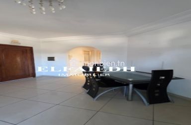 A vendre appartement sur la zone touristique