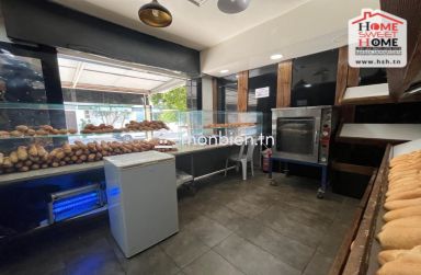 Local Velours Noir à Vendre à La Marsa