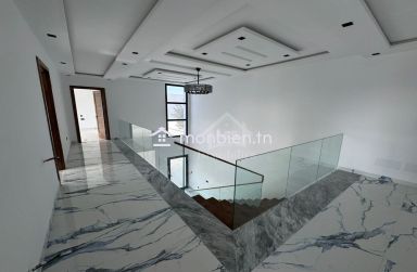 Villa S+4 toute neuve avec piscine à Hammamet Zone Craxi à vendre 51355351