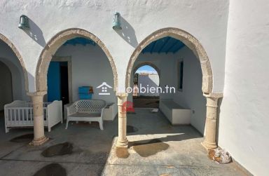 HOUCH TYPIQUE DJERBIEN À VENDRE HOUMT SOUK