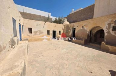 HOUCH DJERBIEN  À HOUMT SOUK DJERBA ZU