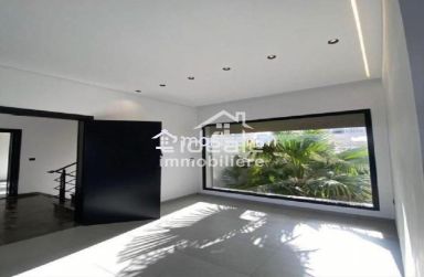 appartement S3 de 250 m récemment construite à Hammamet