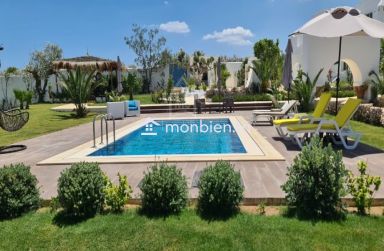 Une villa toute neuve avec piscine à vendre à Hammamet Sud