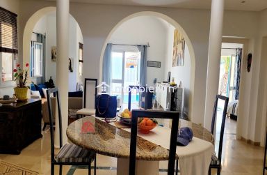 BELLE VILLA AVEC PISCINE PRIVÉE EN ZONE TOURISTIQUE