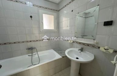 un bel appartement S+3 situé au 6ᵉ et dernier étage d’une résidence calme et sécurisée