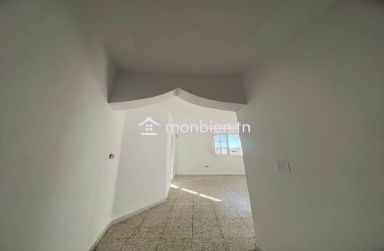 Appartement à bien vivre, propre, belle situation et habitable de suite