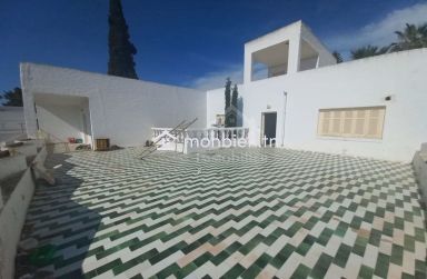 Une villa avec jardin à vendre à Hammamet 51355351