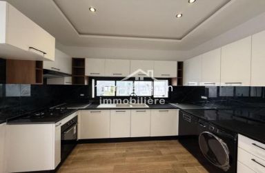 À Vendre Villa Moderne avec Piscine à Hammamet Nord