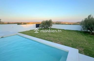 Villa avec jardin et piscine à vendre à Hammamet Sud51355351