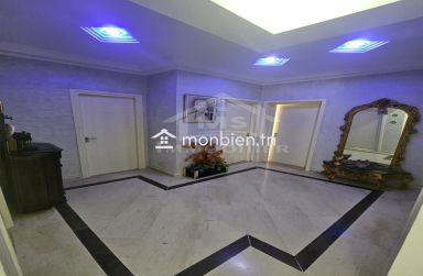 Villa avec piscine et jardin à Hammamet Sud à vendre 51355351