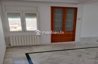 *À Louer – Étage de Villa S+4 Indépendant à Jardin d’El Menzah*