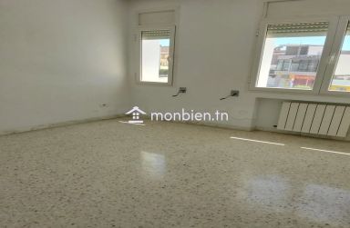 *À Louer – Étage de Villa S+4 Indépendant à Jardin d’El Menzah*