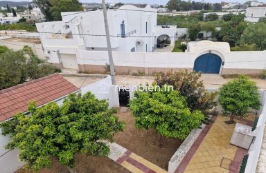 Maison S+2 avec jardin à vendre à Hammamet 51355351