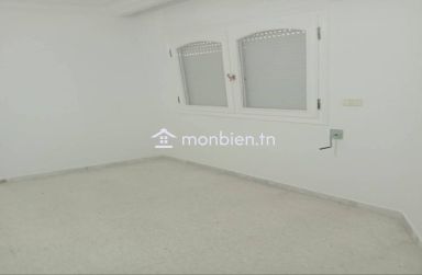 Un spacieux étage de villa
