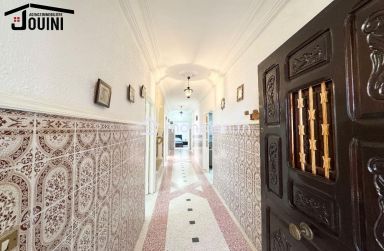 Immeuble D’angle à Mornaguia Centre ville