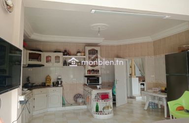 Villa S+3 avec garage et jardin à vendre à Birbouregba 51355351