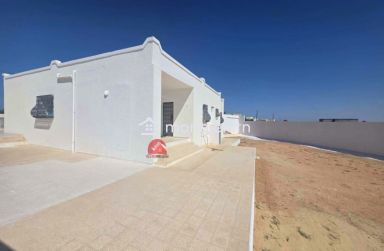 MAISON AVEC TERRAIN À VENDRE À HOUMT SOUK DJERBA ZA