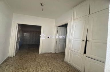 Appartement à bien vivre, propre, belle situation et habitable de suite
