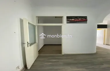 un bureau S+3 à usage bureautique ou administratif