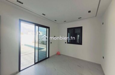 VILLA NEUVE AVEC TITRE BLEU À TEZDAINE DJERBA ZU