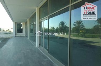 Local commercial Mega à vendre à Gammarth