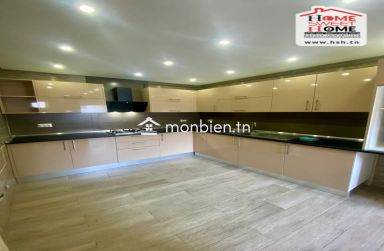 Etage de Villa S2 Bravissi à Louer à La Marsa