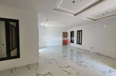 VILLA DE PLAIN-PIED AVEC PISCINE À HOUMT SOUK DJERBA ZA