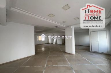 Local Commercial Gina à Louer à Lac 1