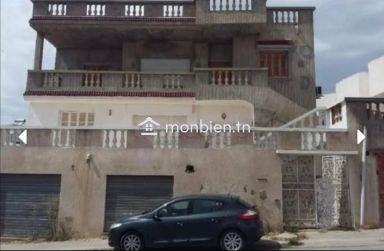 Mourouj1 -Maison : 4 appartements/4 garages/2 studios/3 emplacements voitures/3 entrées