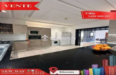 Villa à Khezema ouest , dans un quartier résidentiel