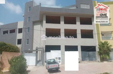 Immeuble Yolanda à Louer à Cité Ennasr