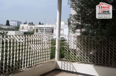 Etage de Villa Tiras à Vendre à Bardo