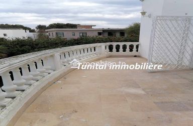 Gammarth zone touristique : A louer villa HST