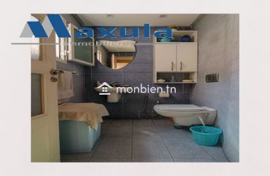 À VENDRE SPACIEUSE MAISON S+3 À RADES CITÉ CHEMINOT